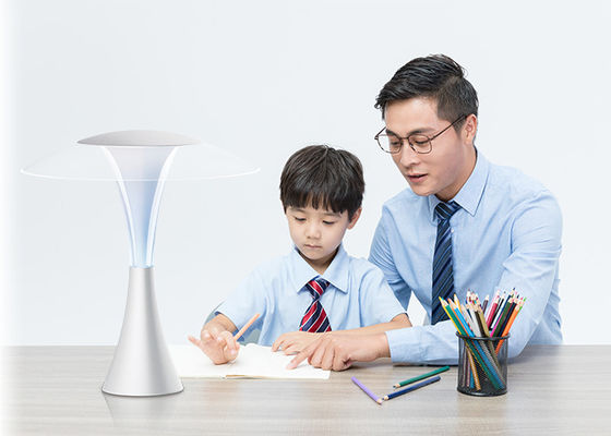 Умная затемняя лампа приведенная стола с регулируемой цветовой температурой для детей